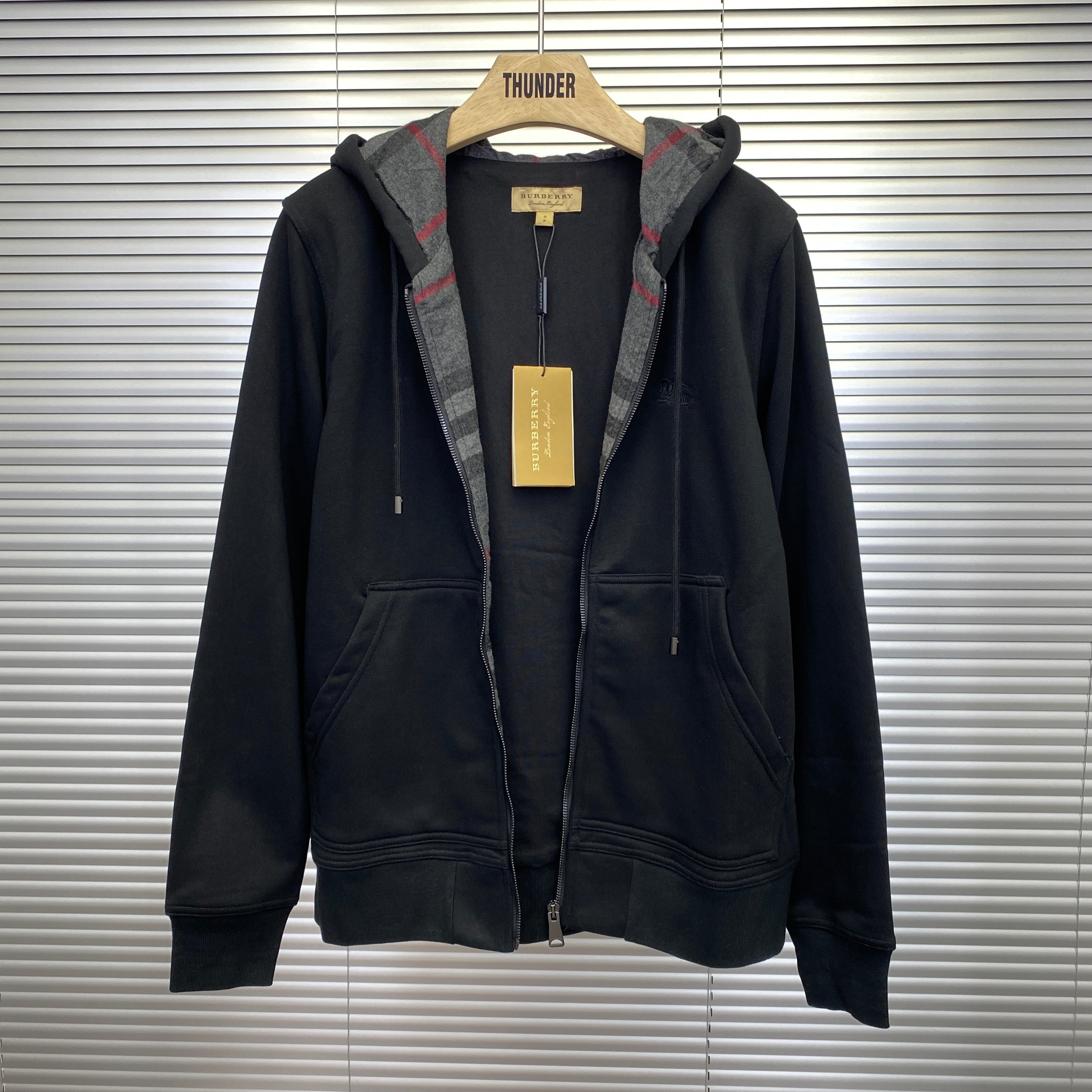 LOWKEYN Hoodie Zippé Burberry